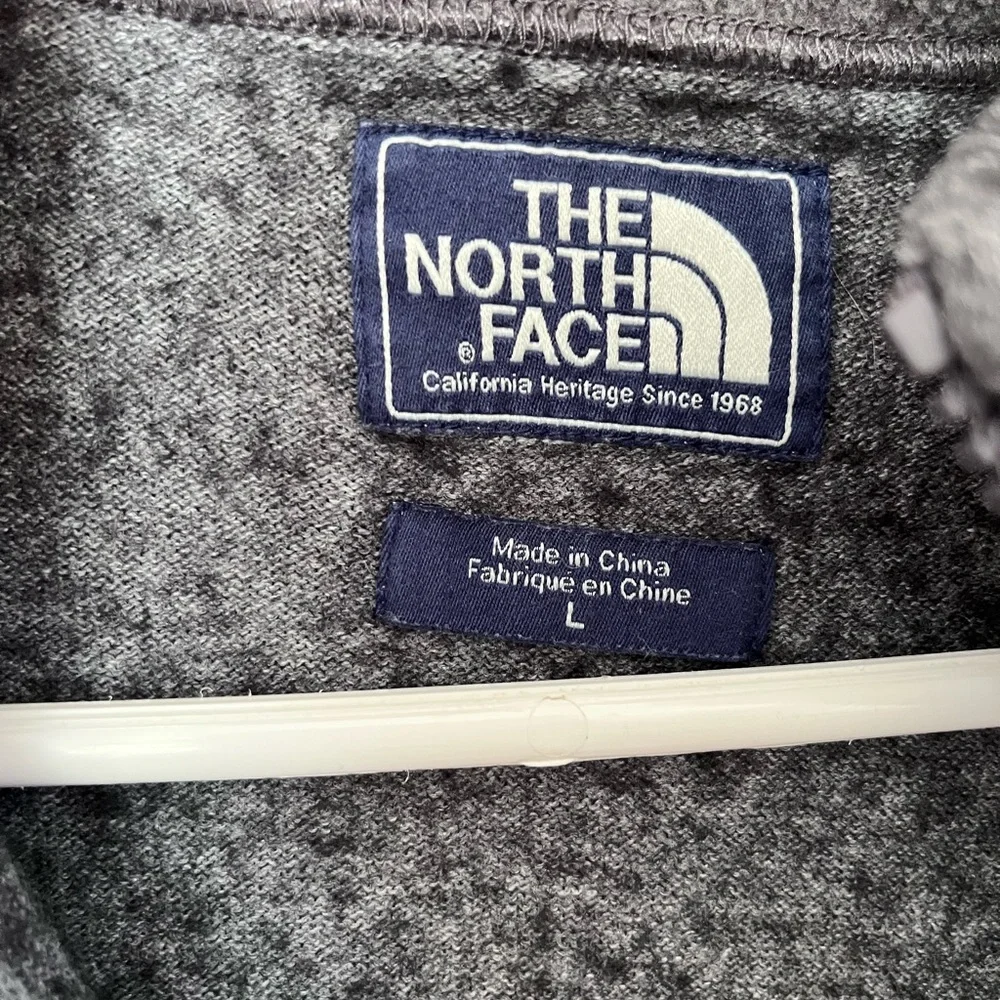 The North Face Men's Charcoal Gray wool Quarter-Zip Sweater